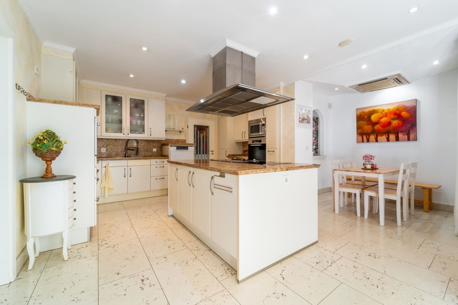 5 soveværelse Villa til salg i Marbella med swimmingpool garage - € 1.695.000 (Ref: 9303331)