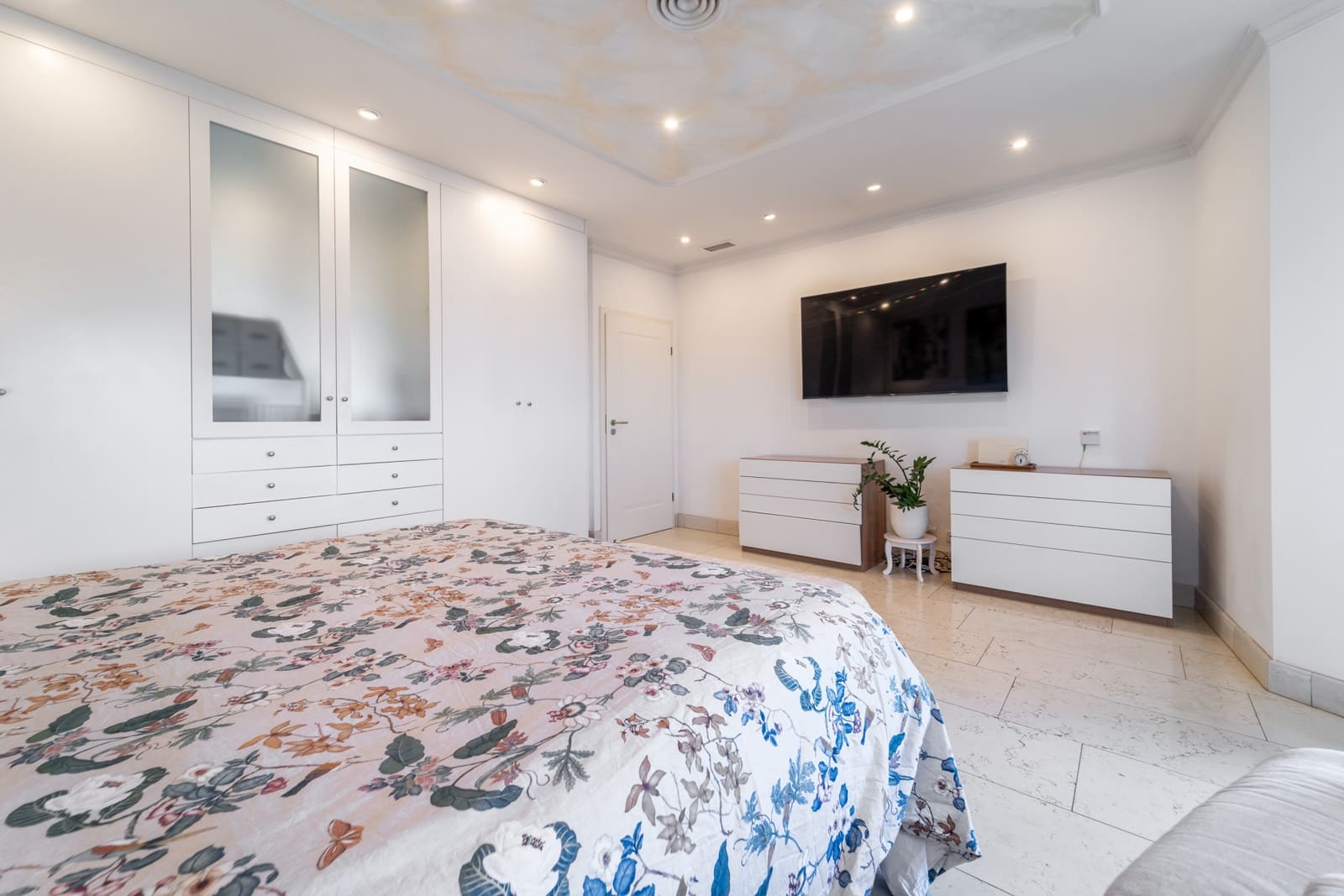 5 soveværelse Villa til salg i Marbella med swimmingpool garage - € 1.695.000 (Ref: 9303331)
