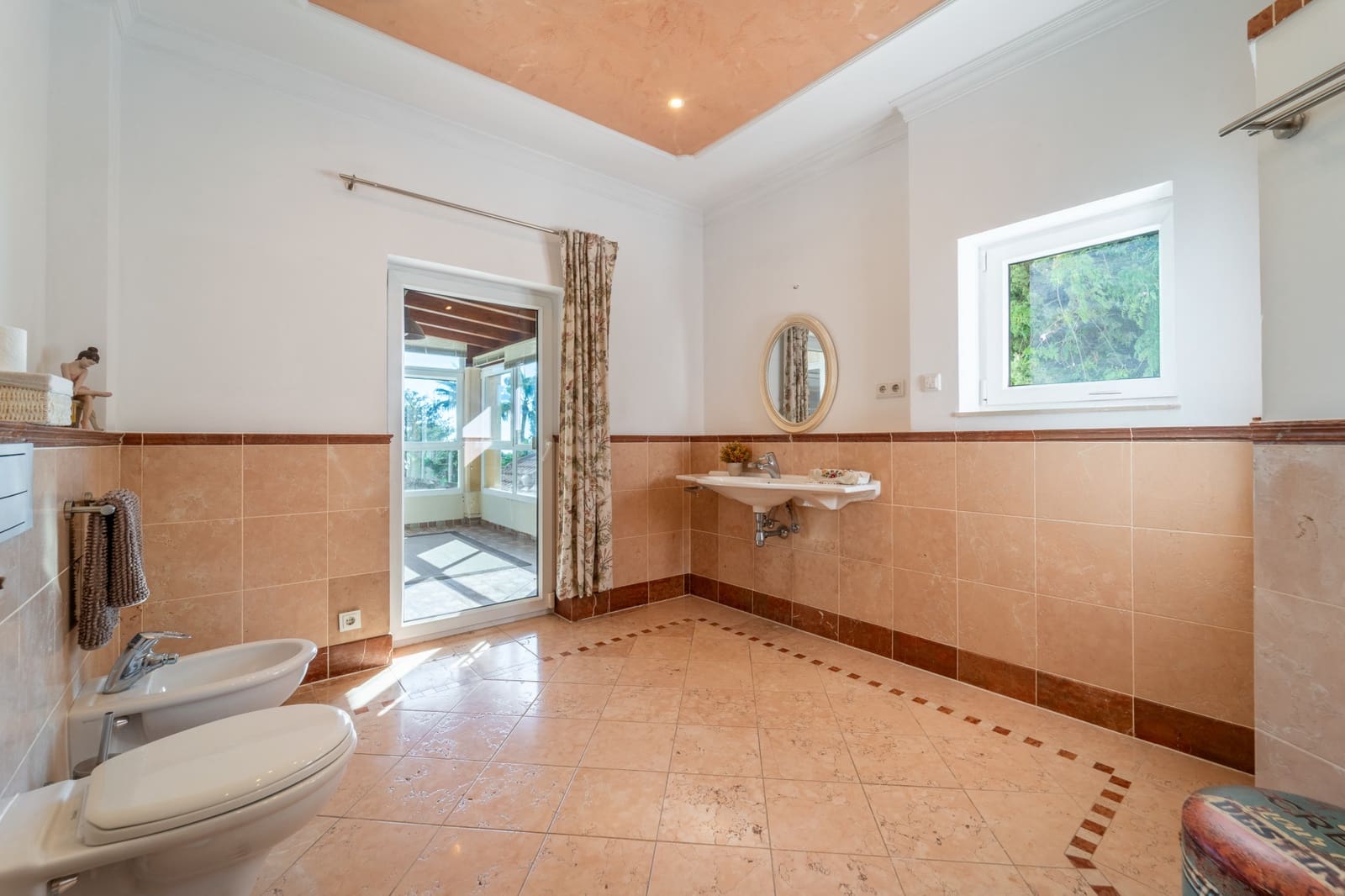 5 soveværelse Villa til salg i Marbella med swimmingpool garage - € 1.695.000 (Ref: 9303331)
