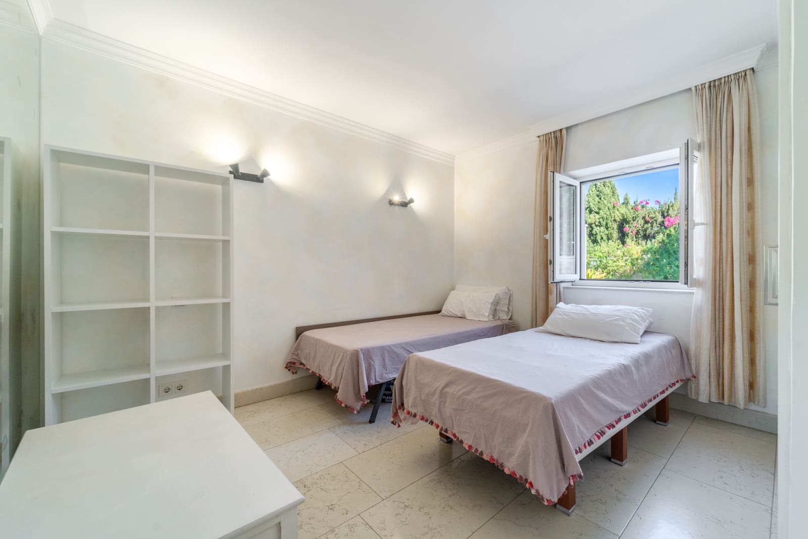 5 soveværelse Villa til salg i Marbella med swimmingpool garage - € 1.695.000 (Ref: 9303331)