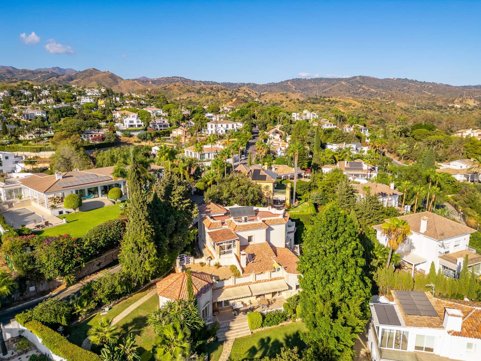 5 soveværelse Villa til salg i Marbella med swimmingpool garage - € 1.695.000 (Ref: 9303331)