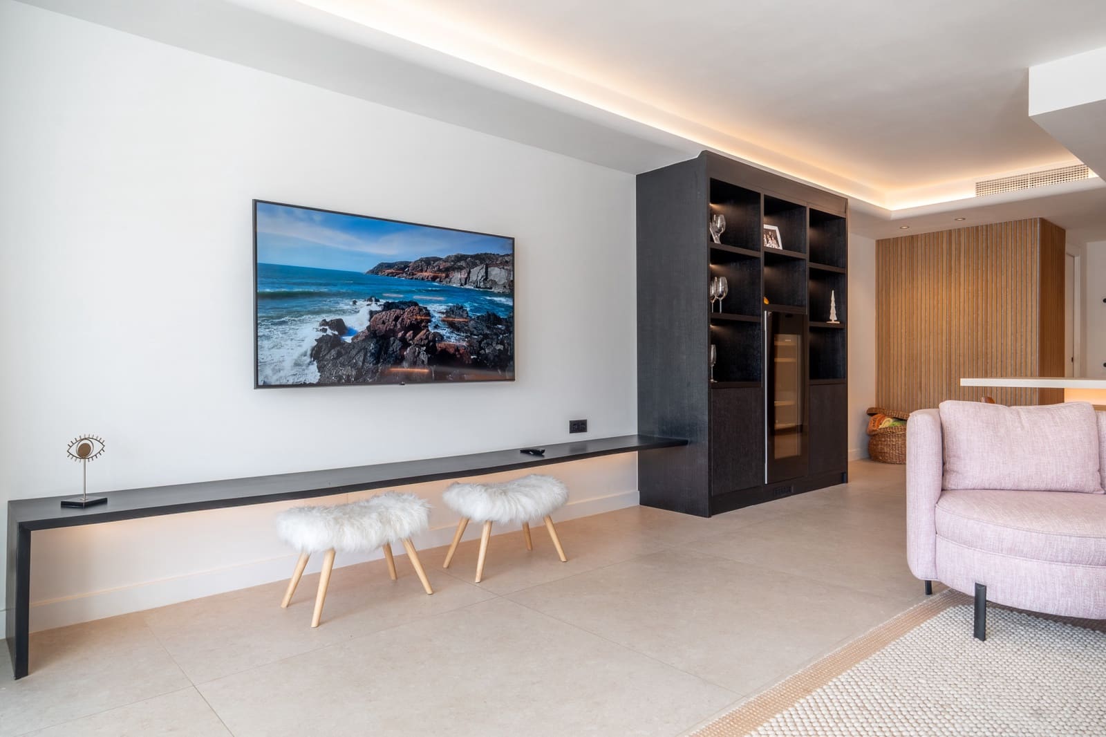 3 bedroom Apartment for rent in Marbella with pool garage - € 13,000 (Ref: 9312035)