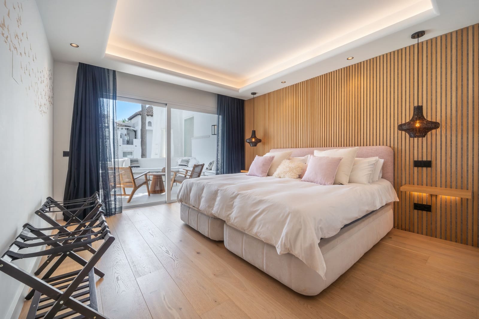 3 bedroom Apartment for rent in Marbella with pool garage - € 13,000 (Ref: 9312035)