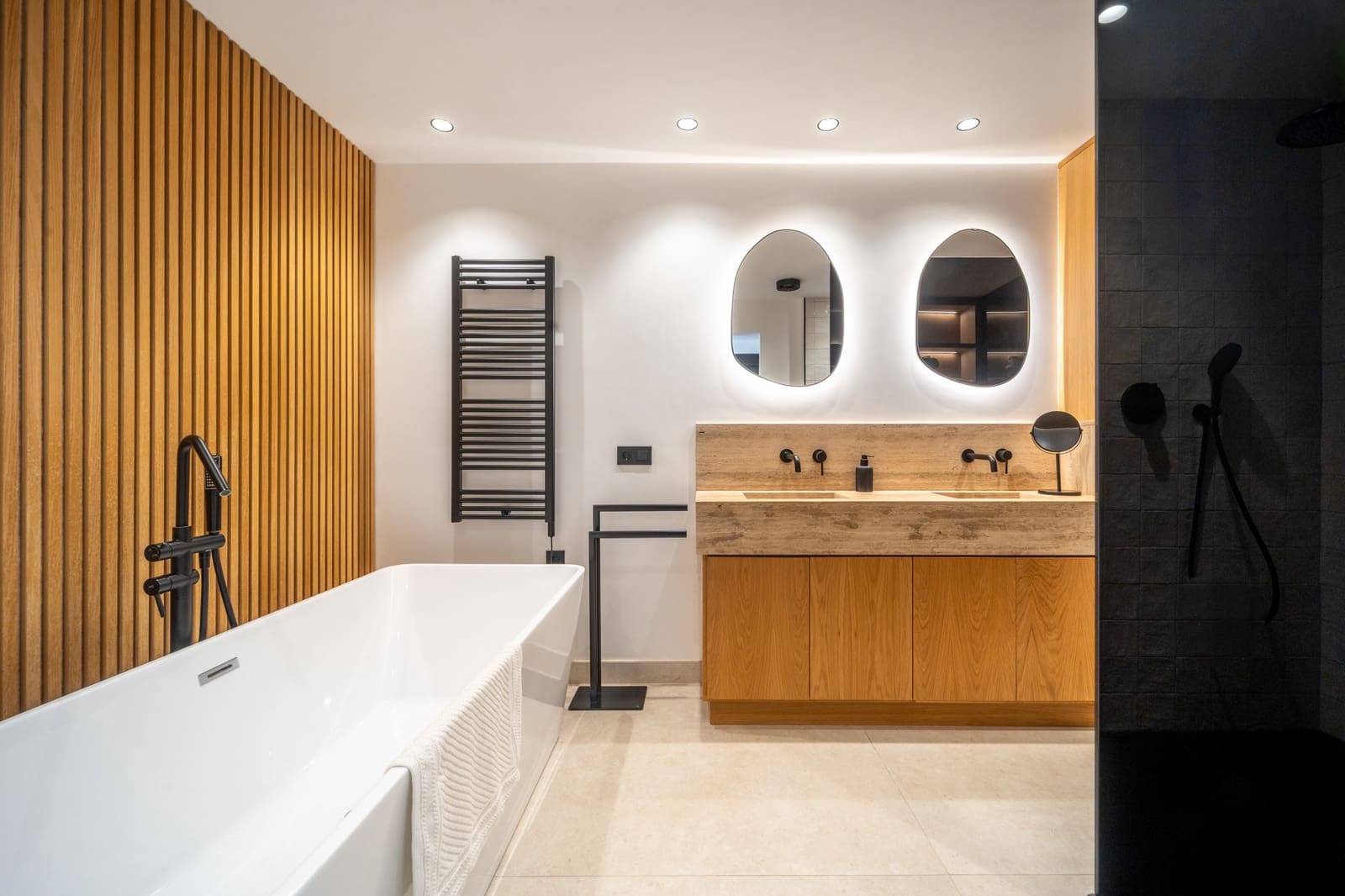 3 bedroom Apartment for rent in Marbella with pool garage - € 13,000 (Ref: 9312035)