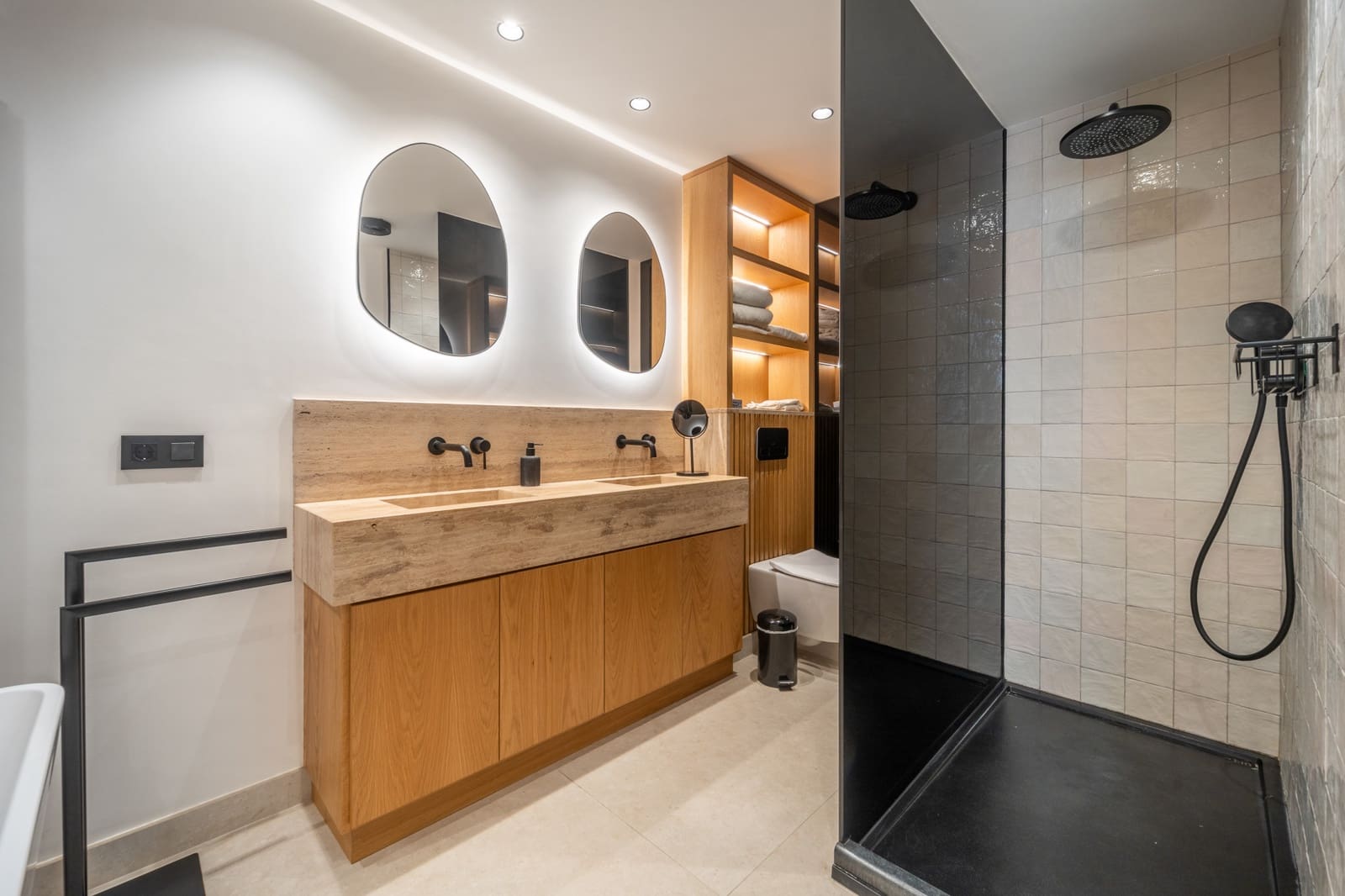 3 bedroom Apartment for rent in Marbella with pool garage - € 13,000 (Ref: 9312035)