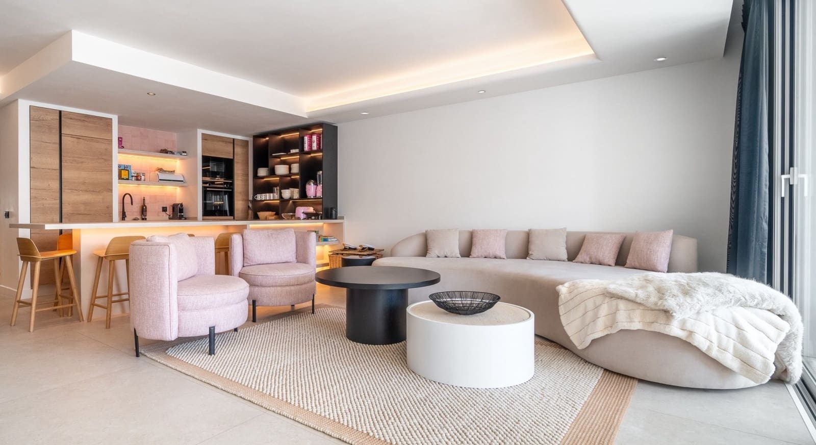 3 bedroom Apartment for rent in Marbella with pool garage - € 13,000 (Ref: 9312035)