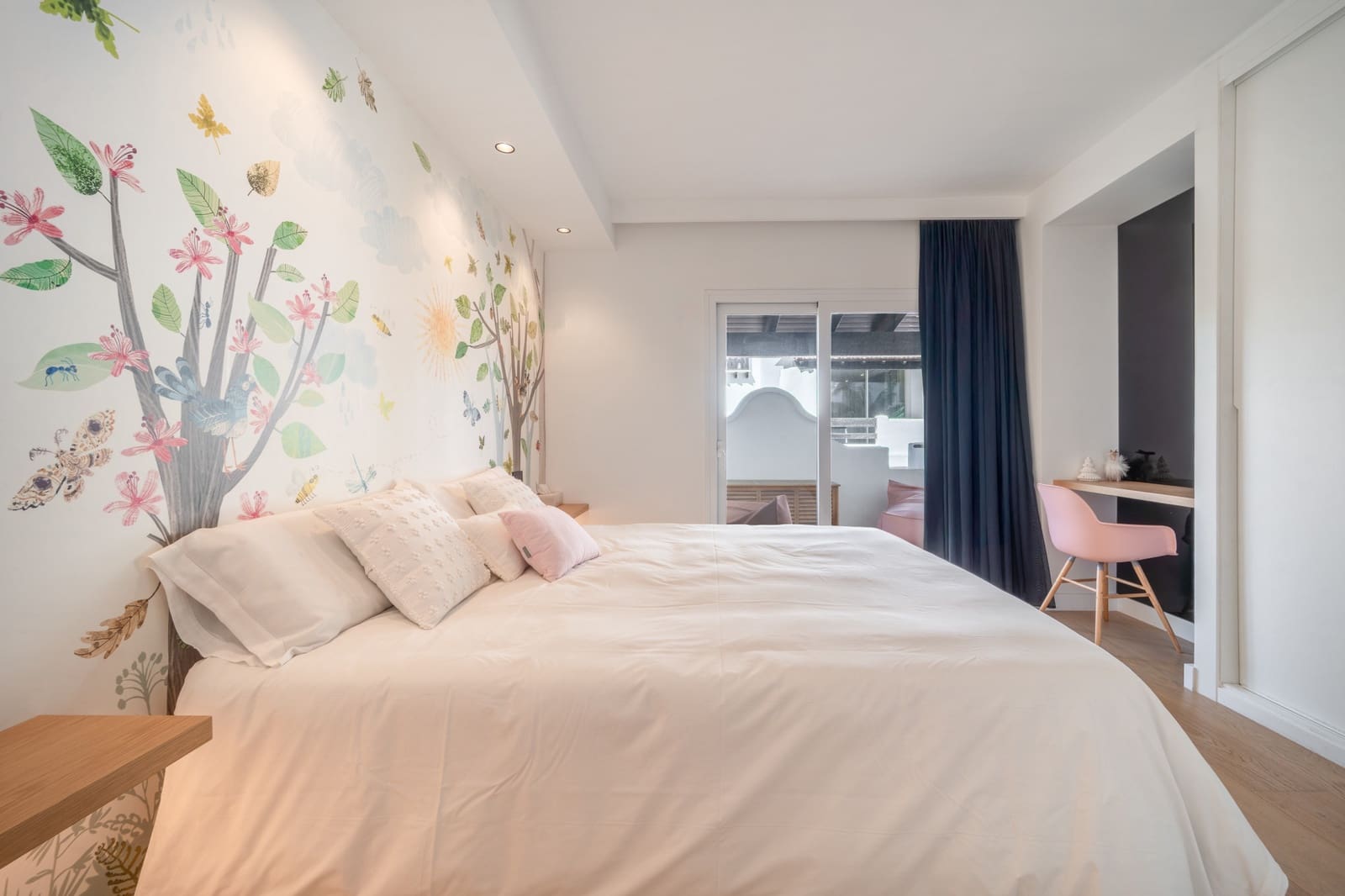 3 bedroom Apartment for rent in Marbella with pool garage - € 13,000 (Ref: 9312035)