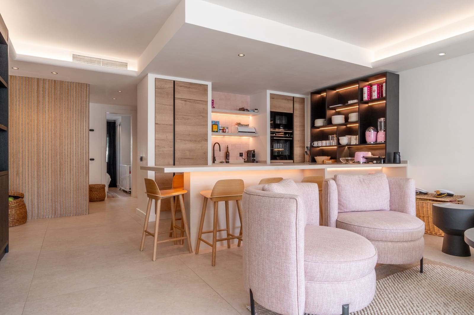 3 bedroom Apartment for rent in Marbella with pool garage - € 13,000 (Ref: 9312035)