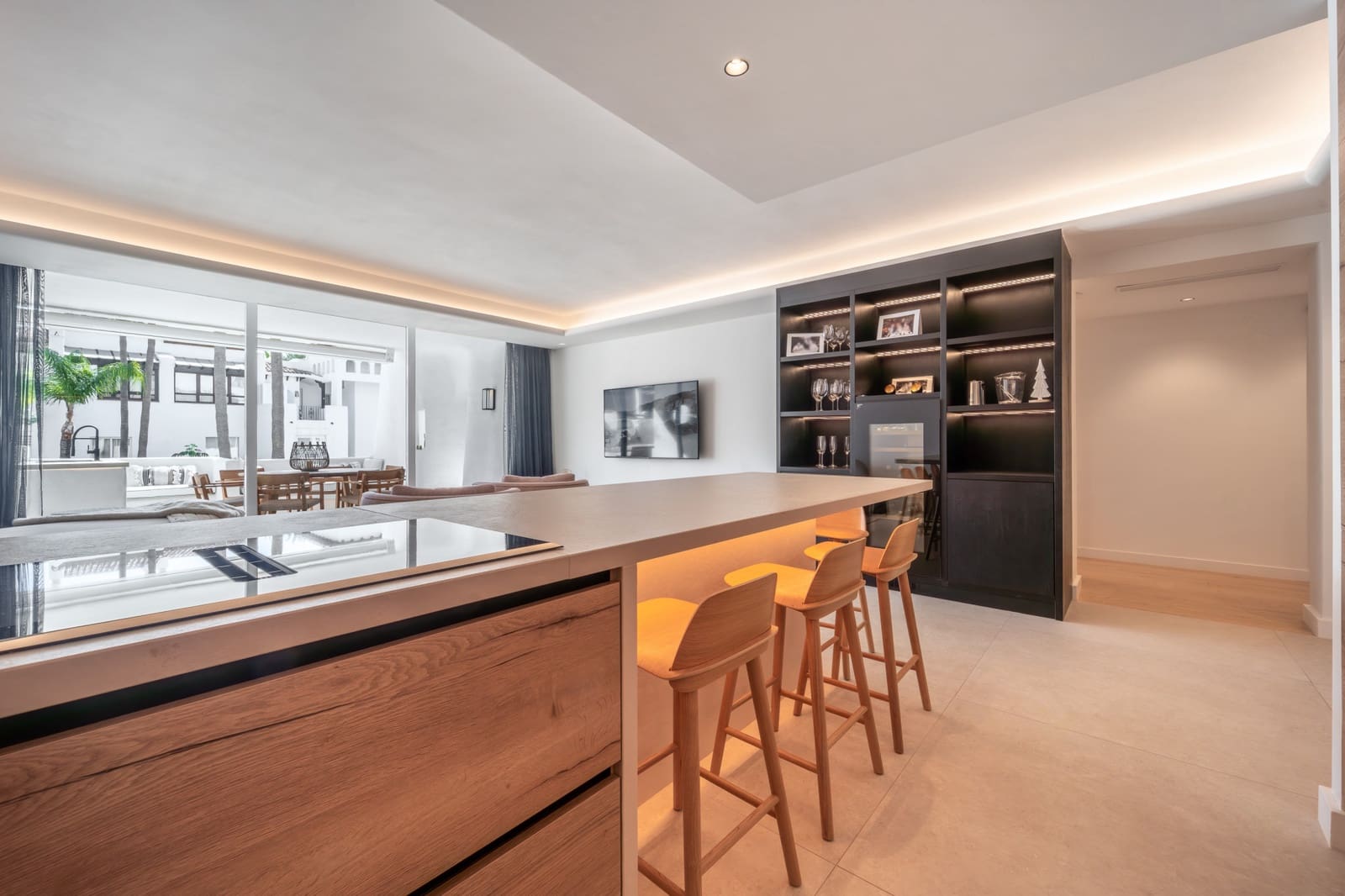 3 bedroom Apartment for rent in Marbella with pool garage - € 13,000 (Ref: 9312035)