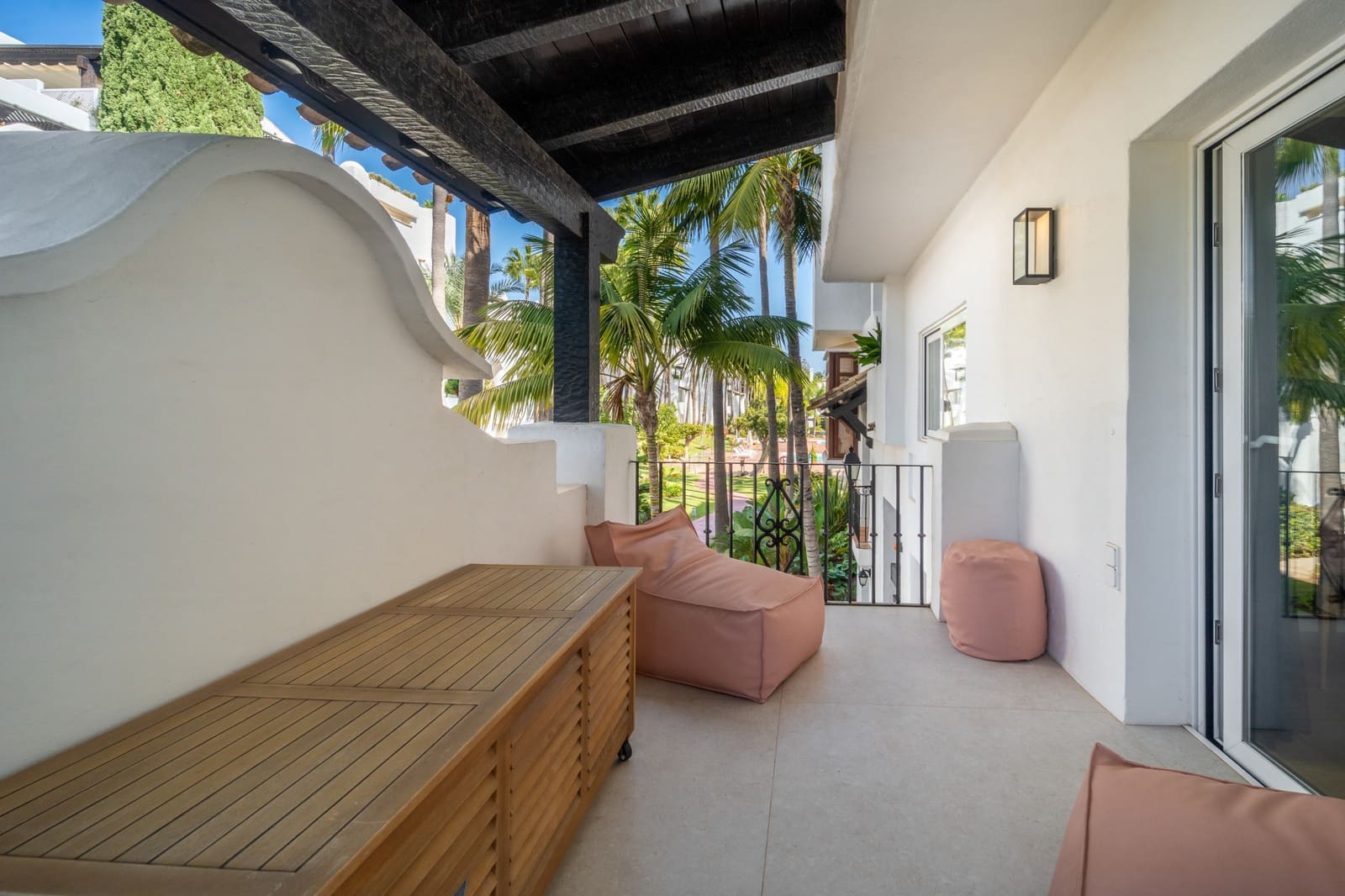 3 bedroom Apartment for rent in Marbella with pool garage - € 13,000 (Ref: 9312035)