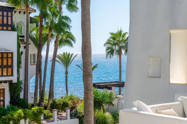 3 bedroom Apartment for rent in Marbella with pool garage - € 13,000 (Ref: 9312035)