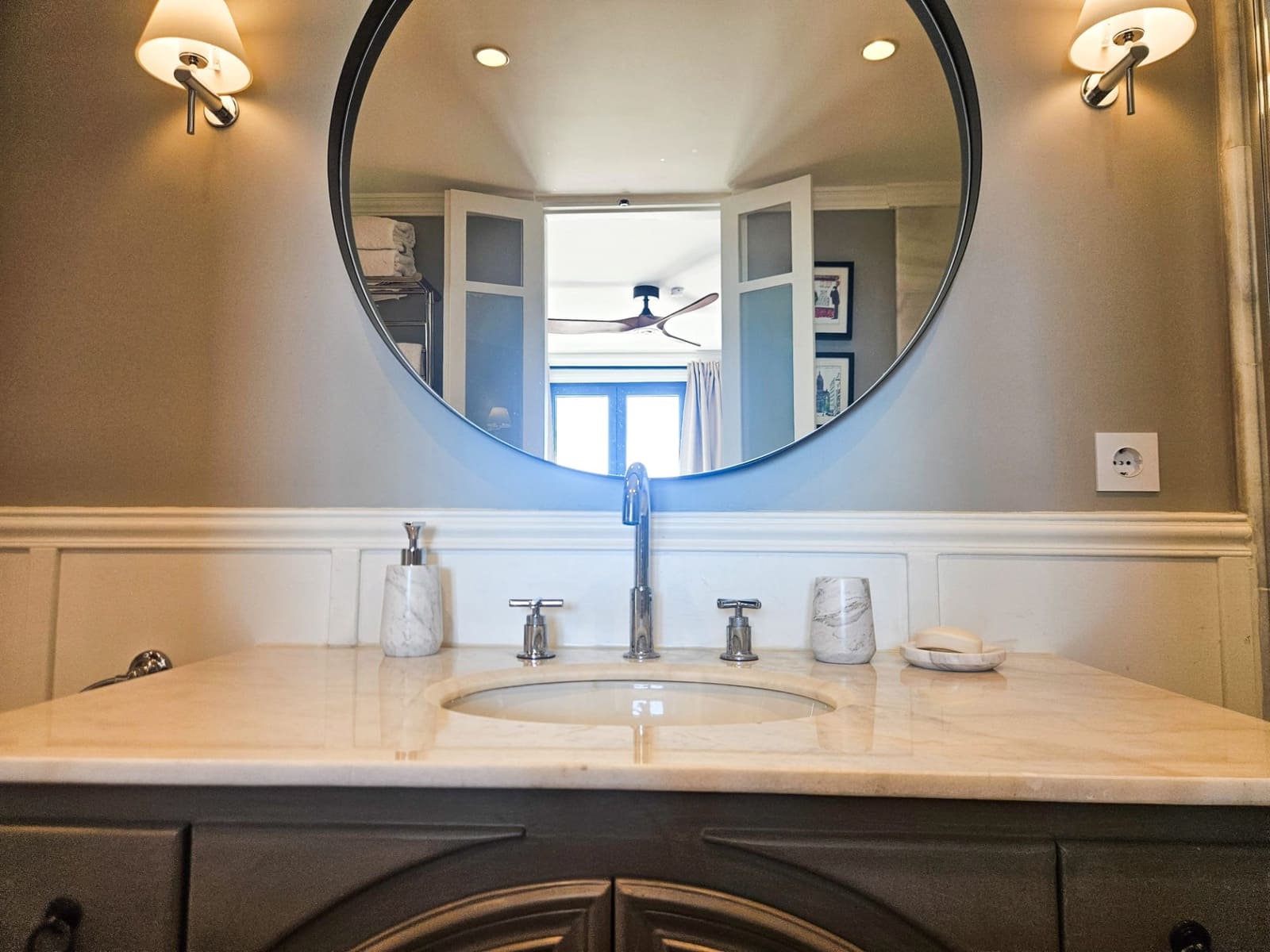 Appartement de 2 chambres à louer à Marbella avec garage - 4 500 € (Ref: 9312036)