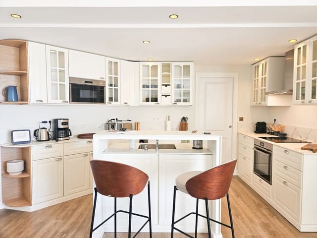 2 sovrum Lägenhet att hyra i Marbella med garage - 4 500 € (Ref: 9312036)