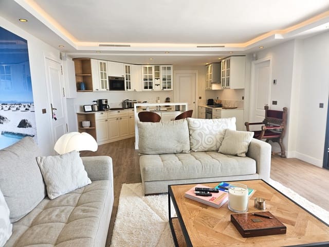 2 sovrum Lägenhet att hyra i Marbella med garage - 4 500 € (Ref: 9312036)