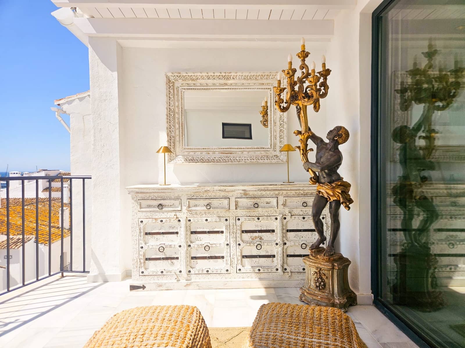 2 bedroom Apartment for holiday rental in Marbella with garage - € 3,500 (Ref: 9312037)