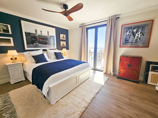   2 soveværelse   ferieLejlighed i Marbella med   garage  - € 3.500 (Ref: 9312037)