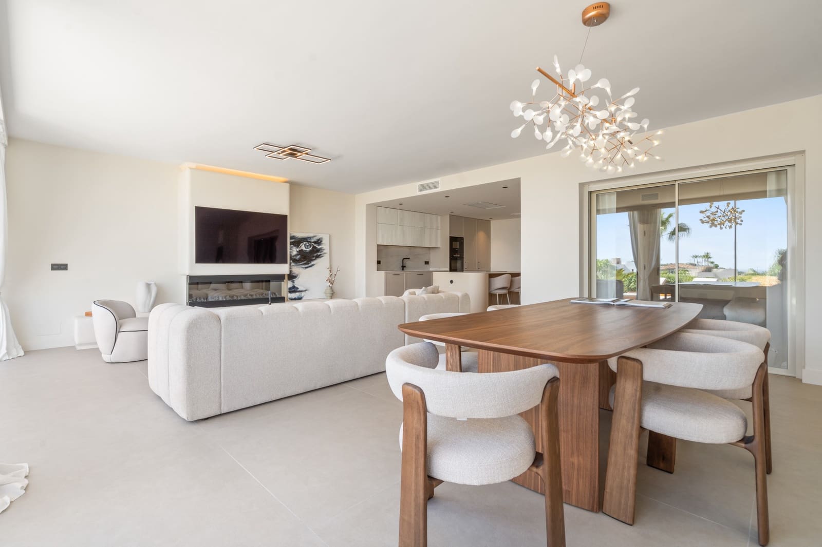 3 bedroom Apartment for sale in Marbella with pool garage - € 1,180,000 (Ref: 9312598)