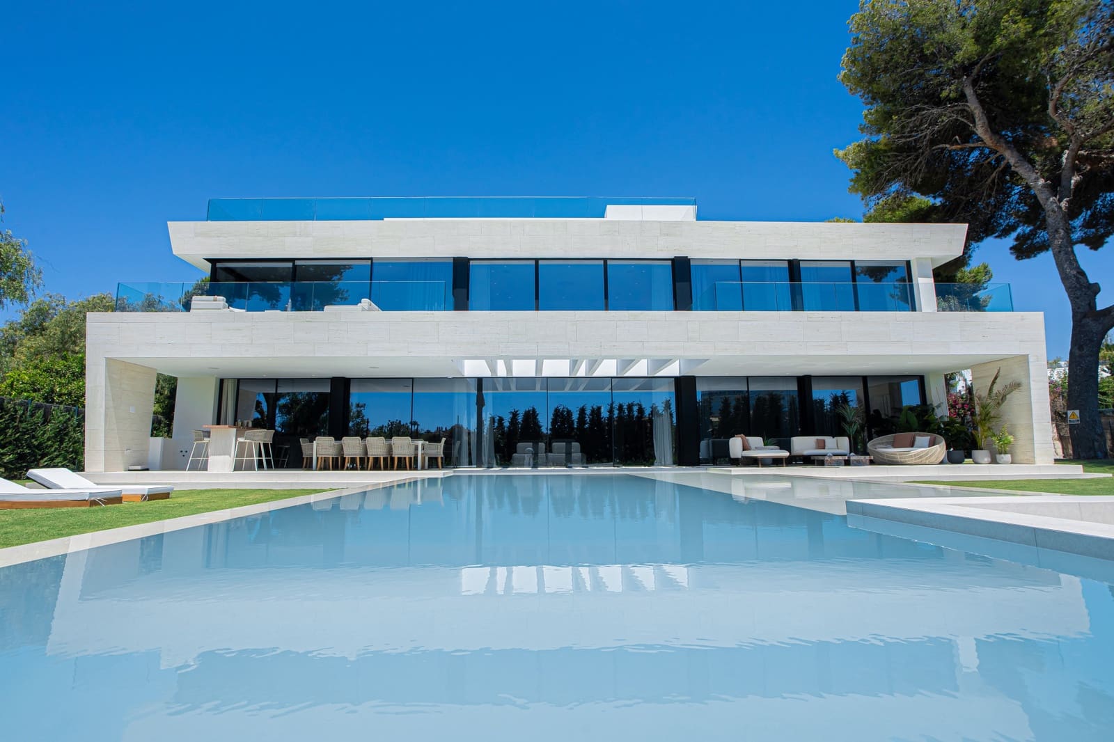 6 bedroom Villa for sale in Marbella with pool garage - € 8,750,000 (Ref: 9312601)