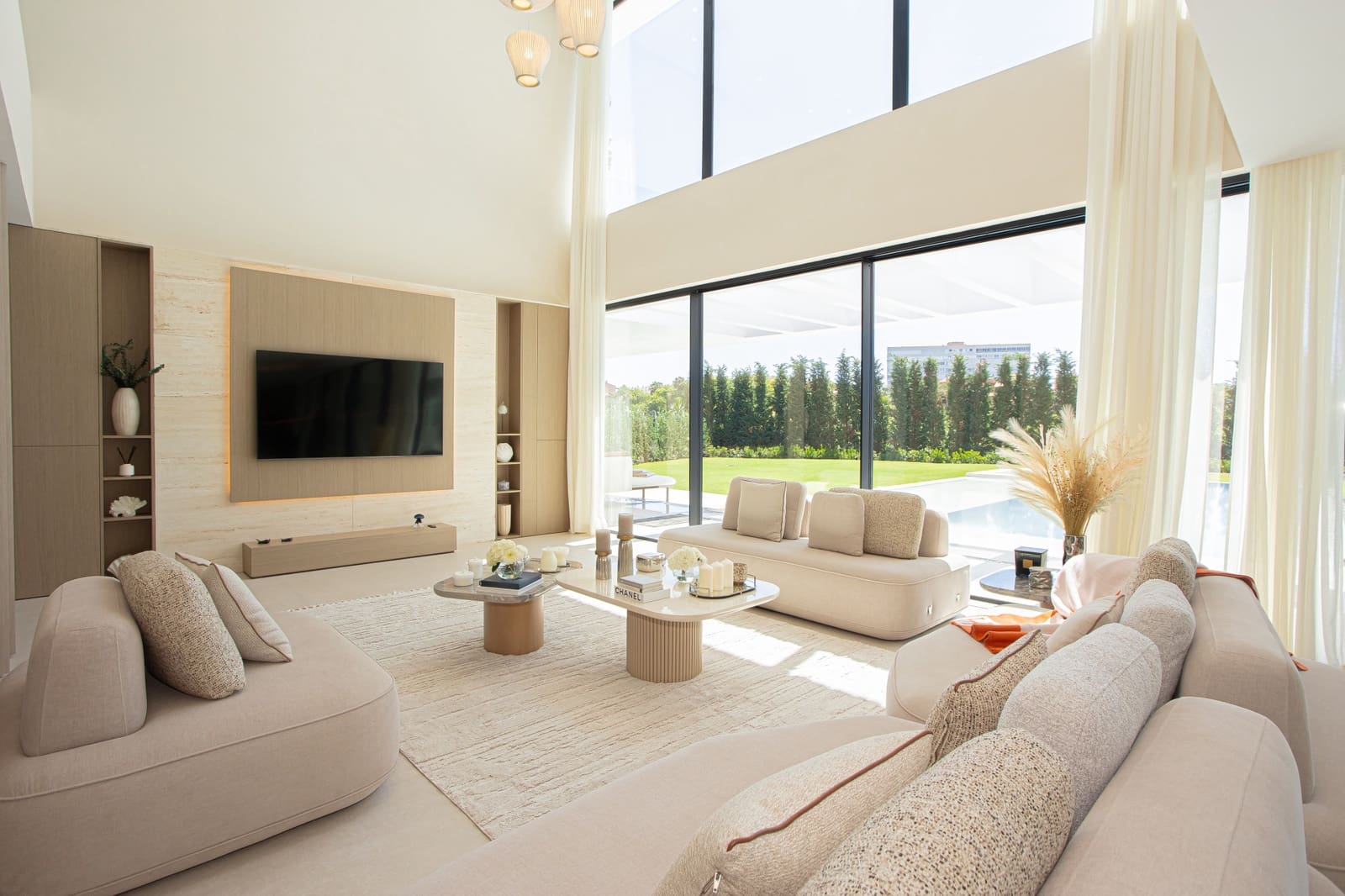 6 bedroom Villa for sale in Marbella with pool garage - € 8,750,000 (Ref: 9312601)