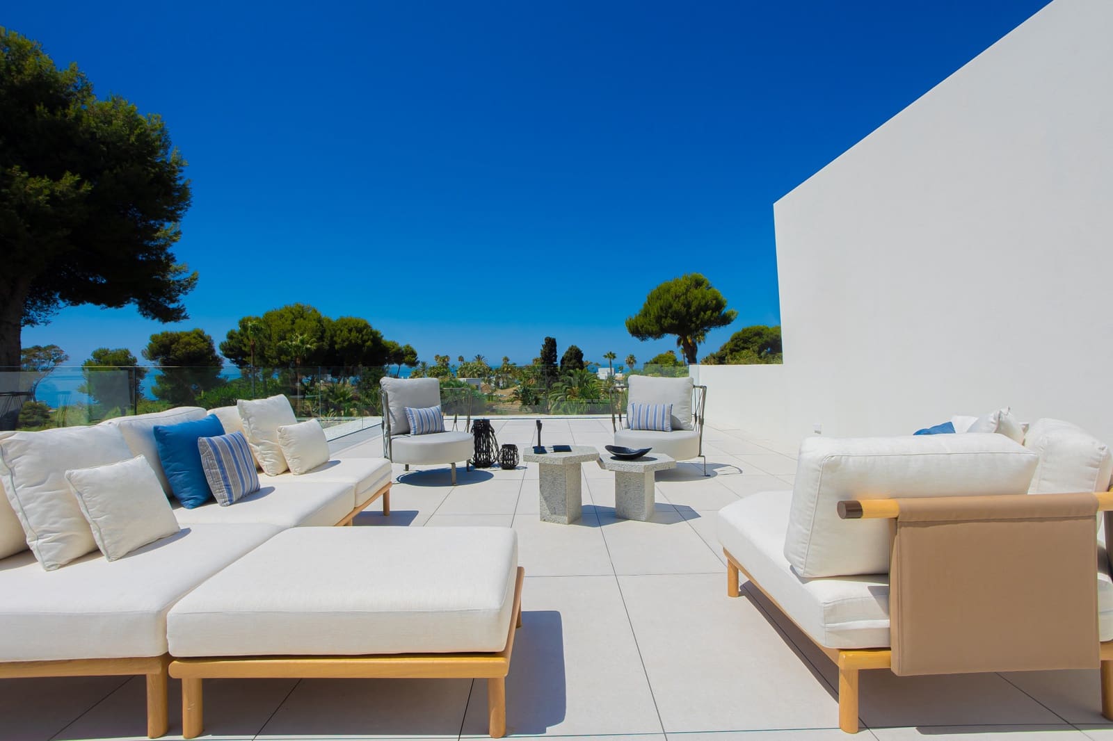6 bedroom Villa for sale in Marbella with pool garage - € 8,750,000 (Ref: 9312601)