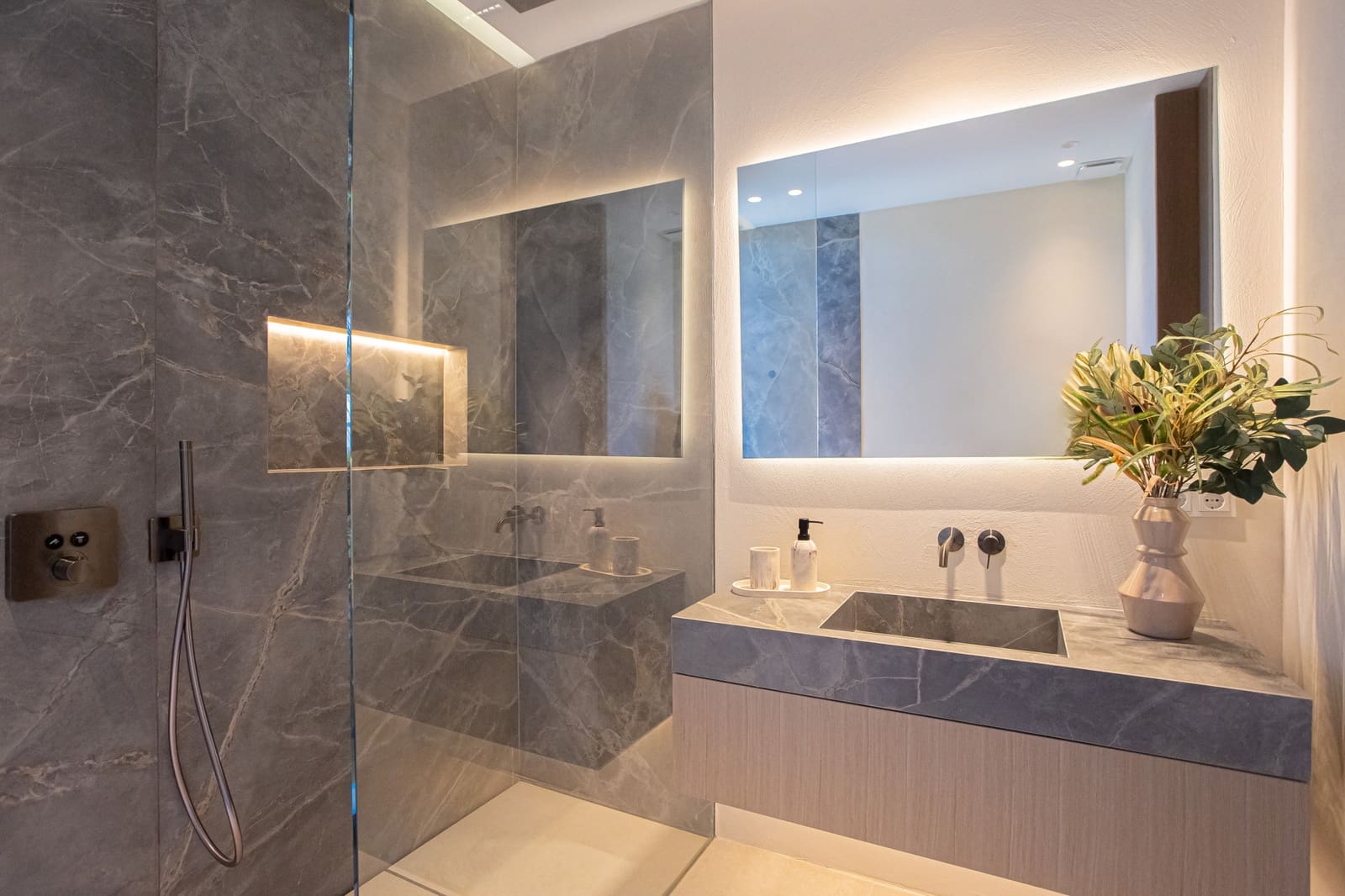 6 bedroom Villa for sale in Marbella with pool garage - € 8,750,000 (Ref: 9312601)