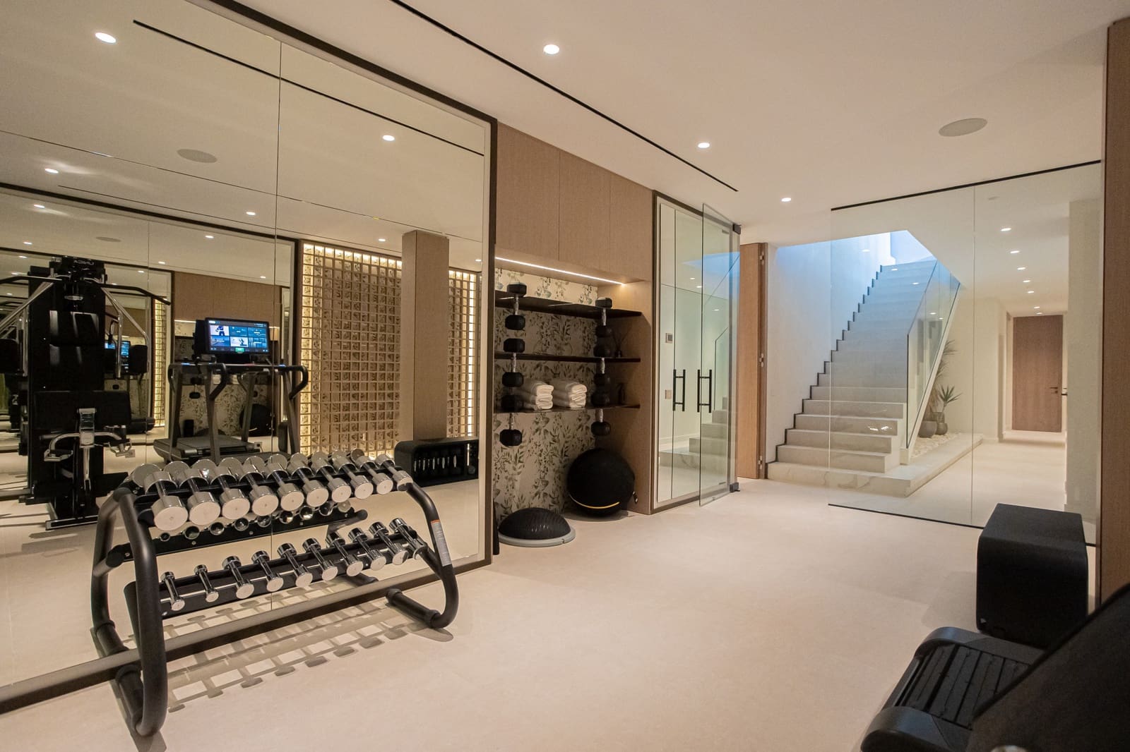 6 bedroom Villa for sale in Marbella with pool garage - € 8,750,000 (Ref: 9312601)