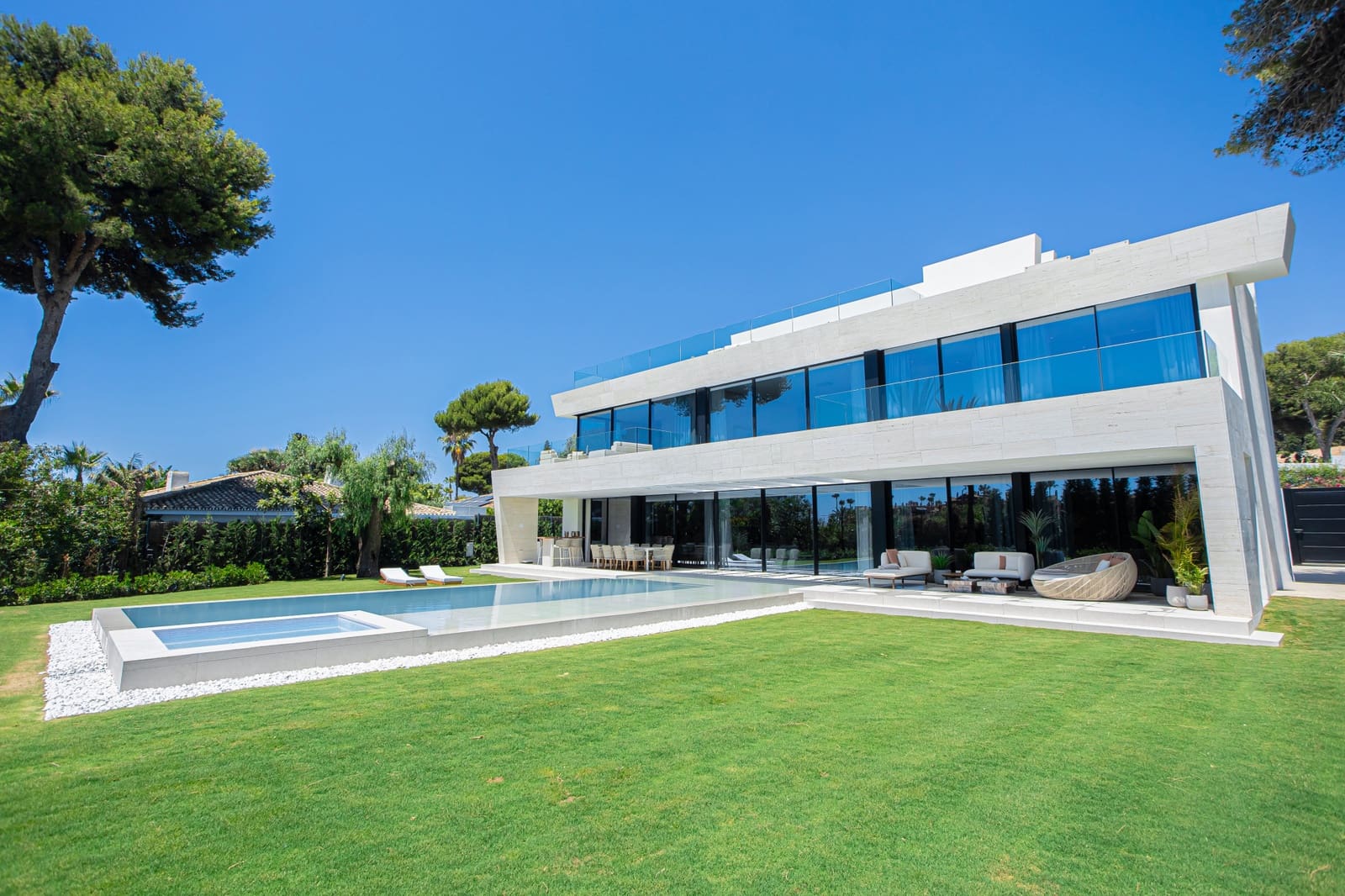 6 bedroom Villa for sale in Marbella with pool garage - € 8,750,000 (Ref: 9312601)