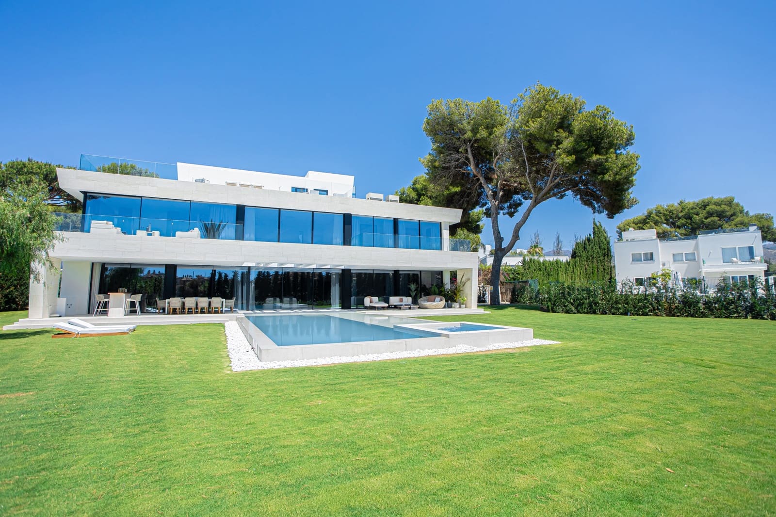 6 bedroom Villa for sale in Marbella with pool garage - € 8,750,000 (Ref: 9312601)