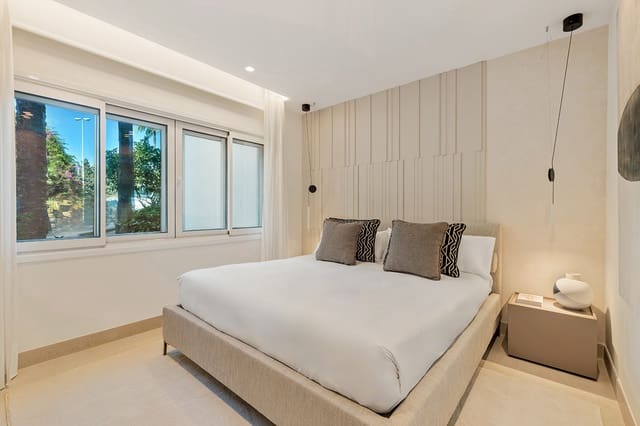 3 sypialnia Apartament na sprzedaż w Estepona z basenem garażem - 1 995 000 € (Ref: 9317663)