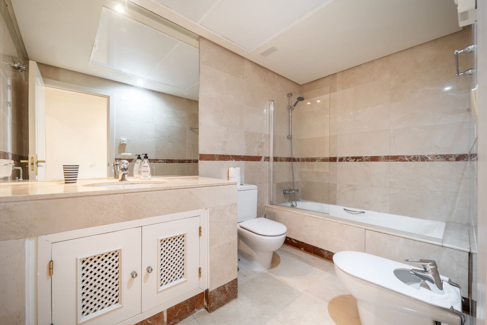 2 bedroom Apartment for sale in San Pedro de Alcantara with pool garage - € 795,000 (Ref: 9317664)