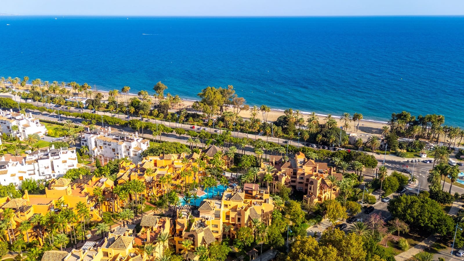 2 bedroom Apartment for sale in San Pedro de Alcantara with pool garage - € 795,000 (Ref: 9317664)