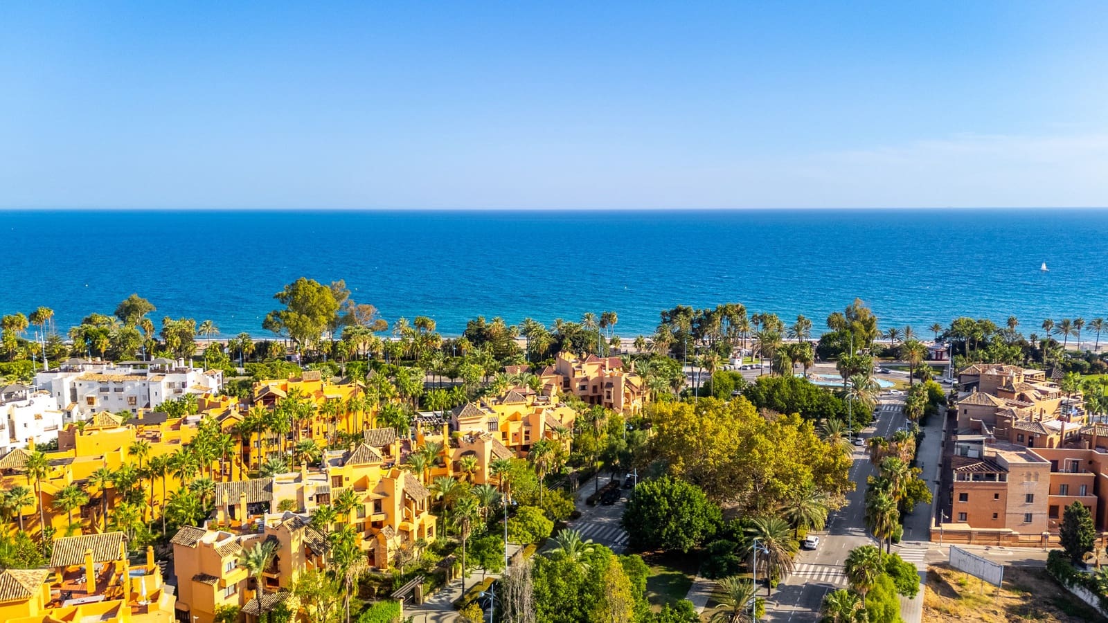 2 bedroom Apartment for sale in San Pedro de Alcantara with pool garage - € 795,000 (Ref: 9317664)