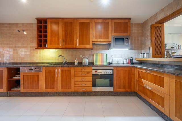 2 sovrum Lägenhet till salu i San Pedro de Alcantara, Marbella med pool garage - 795 000 € (Ref: 9317664)