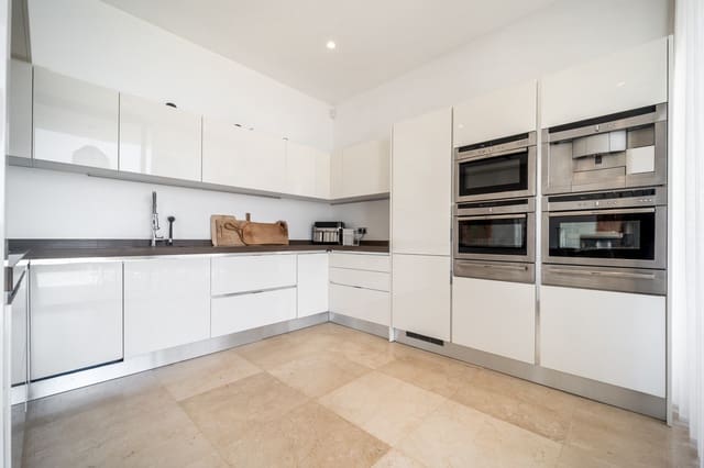5 Zimmer Villa zu verkaufen in Benahavís mit Pool Garage - 3.950.000 € (Ref: 9330477)