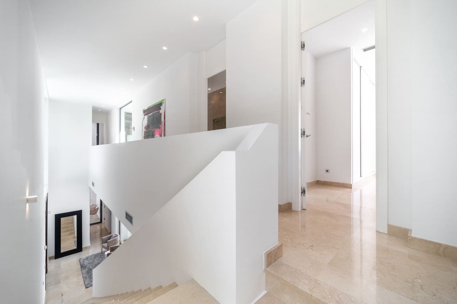 5 bedroom Villa for sale in Benahavis with pool garage - € 3,950,000 (Ref: 9330477)