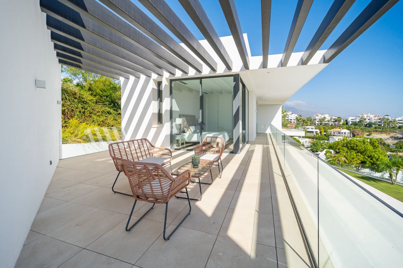 5 bedroom Villa for sale in Benahavis with pool garage - € 3,950,000 (Ref: 9330477)