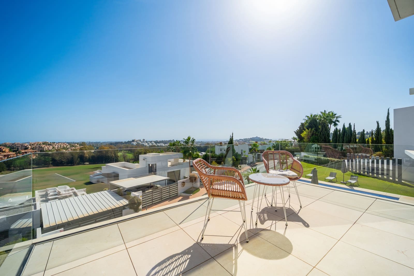 5 bedroom Villa for sale in Benahavis with pool garage - € 3,950,000 (Ref: 9330477)