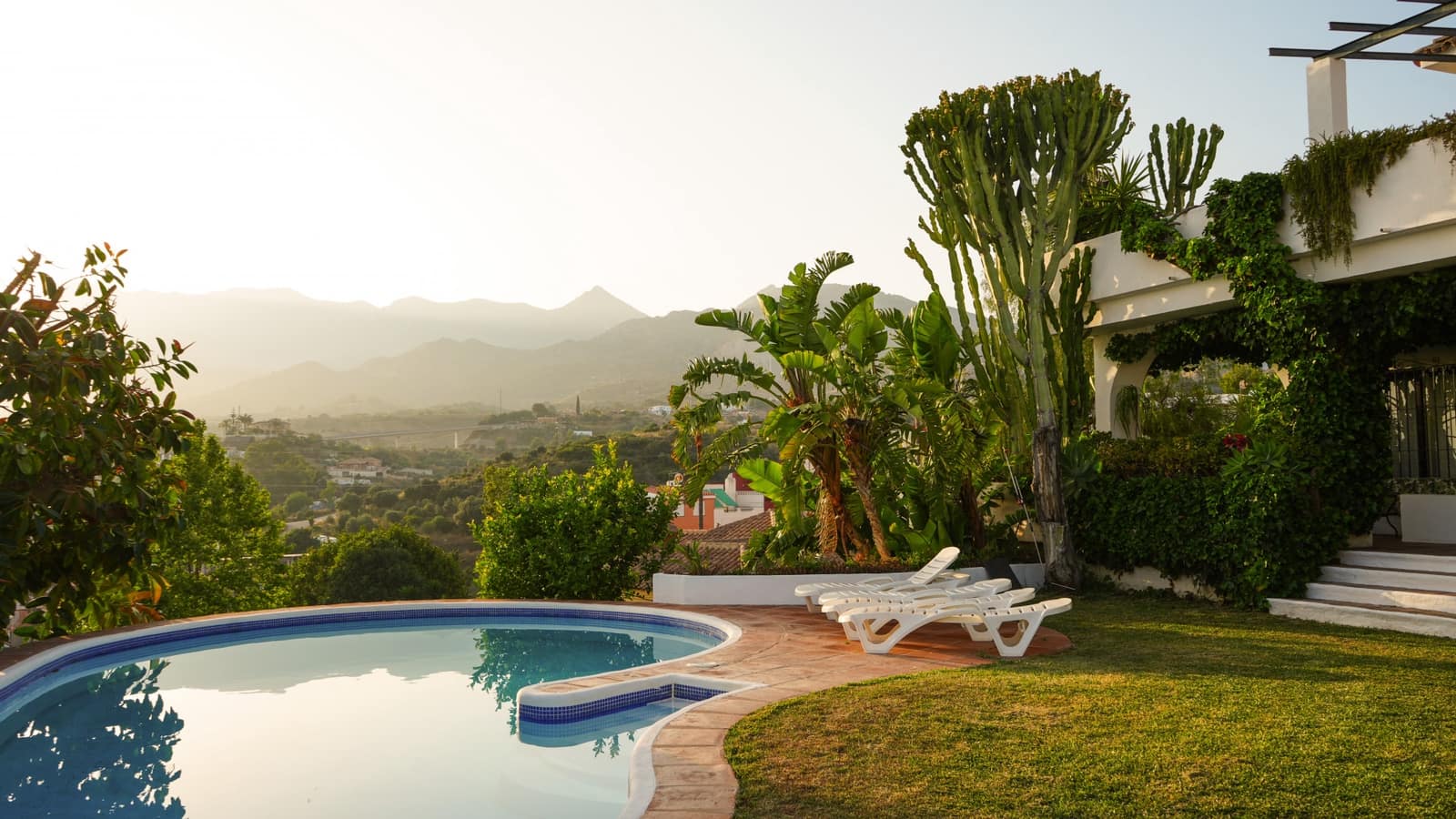 6 Zimmer Villa zu vermieten in Marbella mit Pool Garage - 6.800 € (Ref: 9339180)