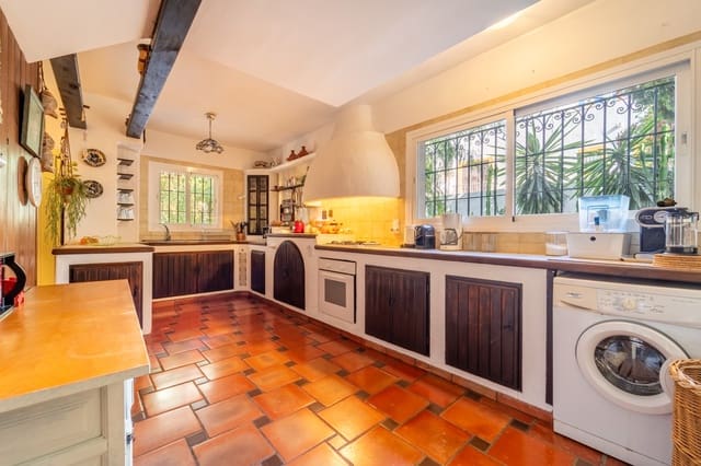 6 Zimmer Villa zu vermieten in Marbella mit Pool Garage - 6.800 € (Ref: 9339180)