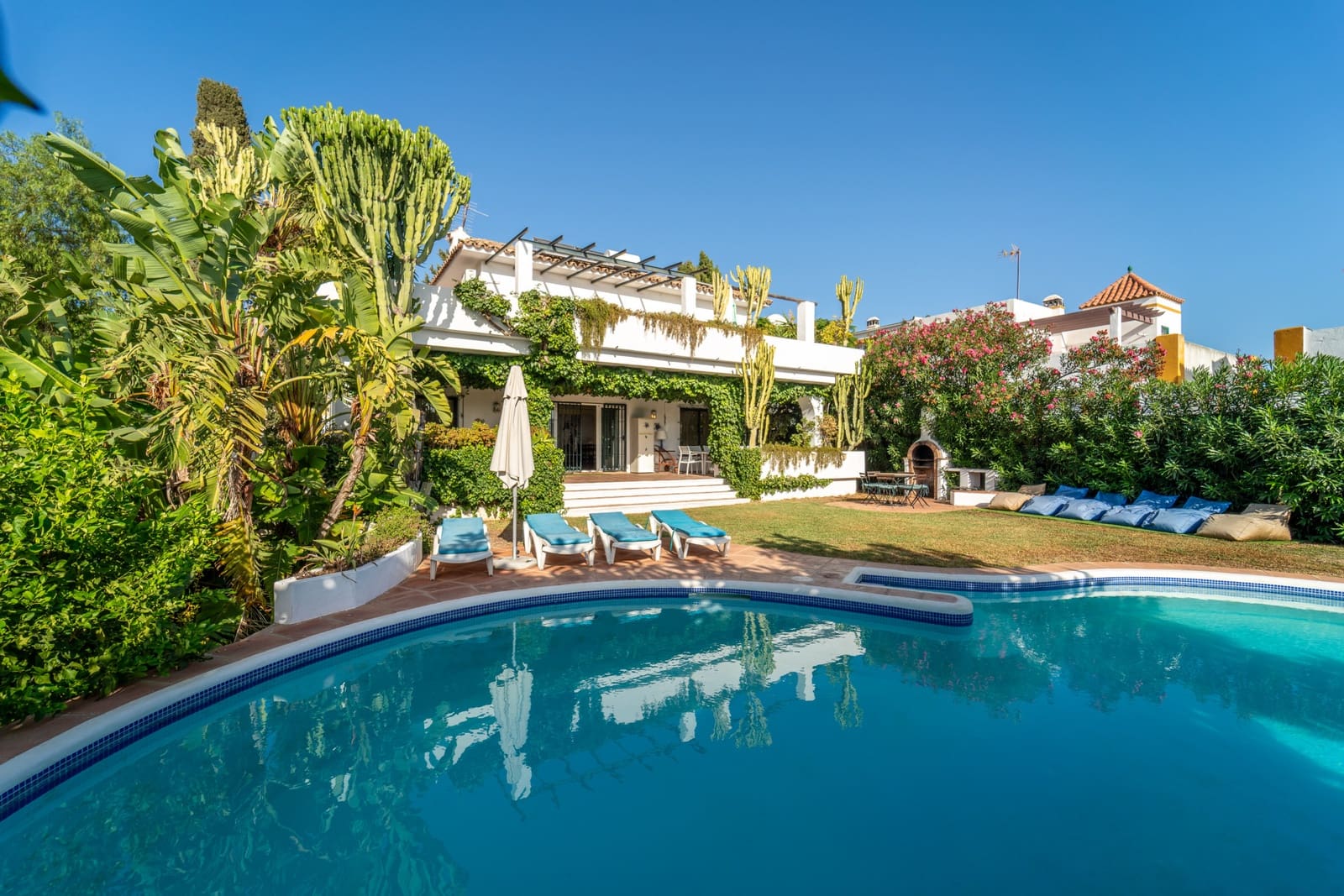 6 Zimmer Villa zu vermieten in Marbella mit Pool Garage - 6.800 € (Ref: 9339180)