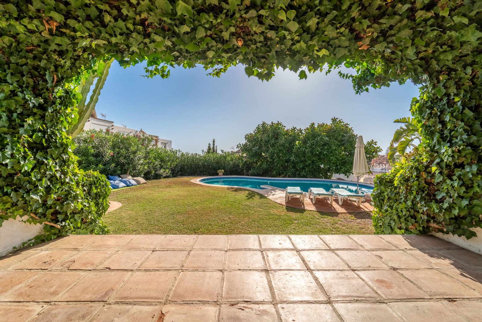 6 Zimmer Villa zu vermieten in Marbella mit Pool Garage - 6.800 € (Ref: 9339180)