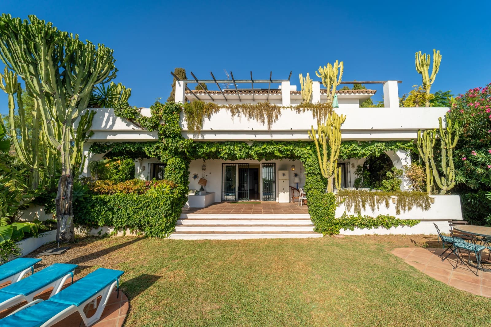 6 Zimmer Villa zu vermieten in Marbella mit Pool Garage - 6.800 € (Ref: 9339180)