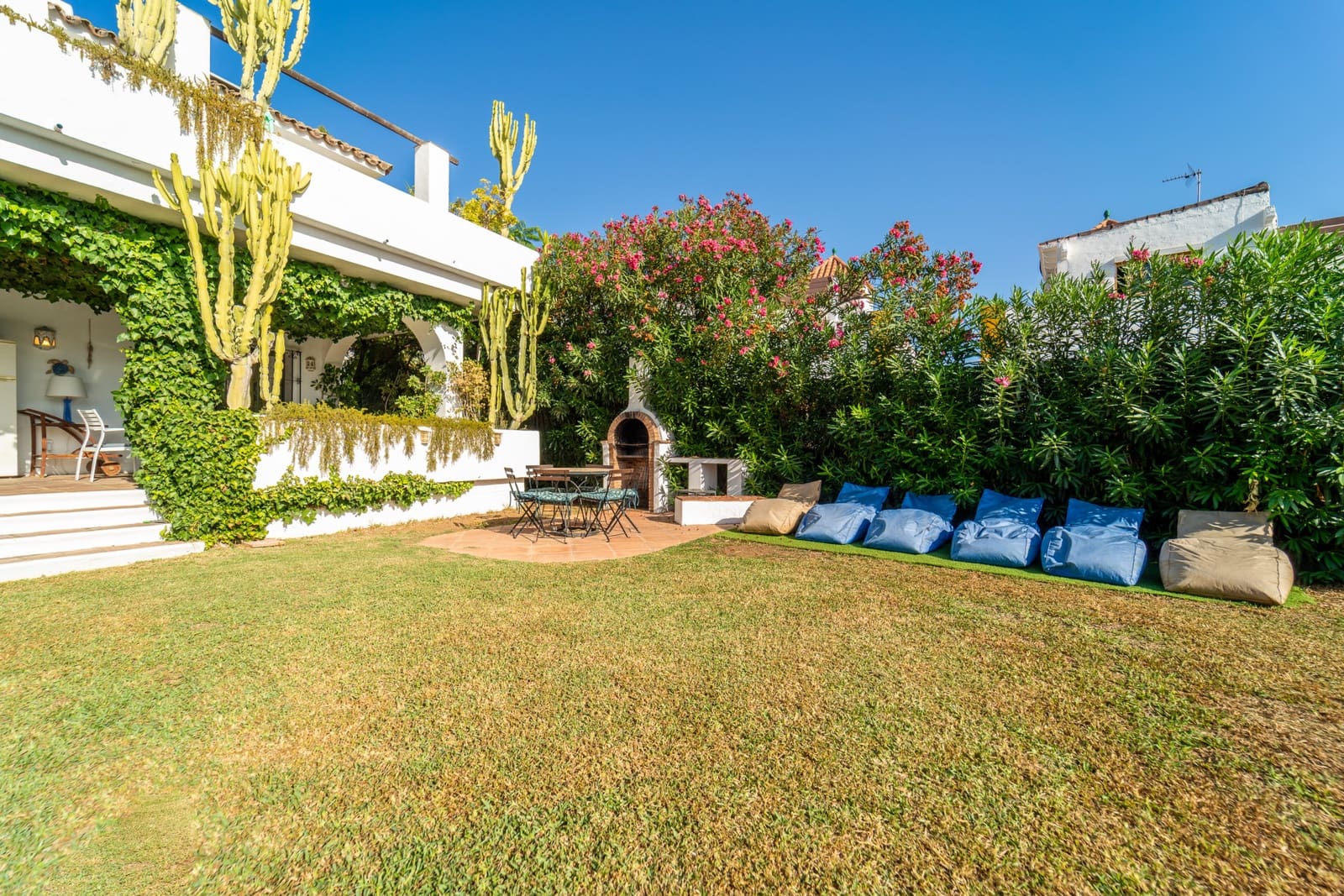 6 Zimmer Villa zu vermieten in Marbella mit Pool Garage - 6.800 € (Ref: 9339180)