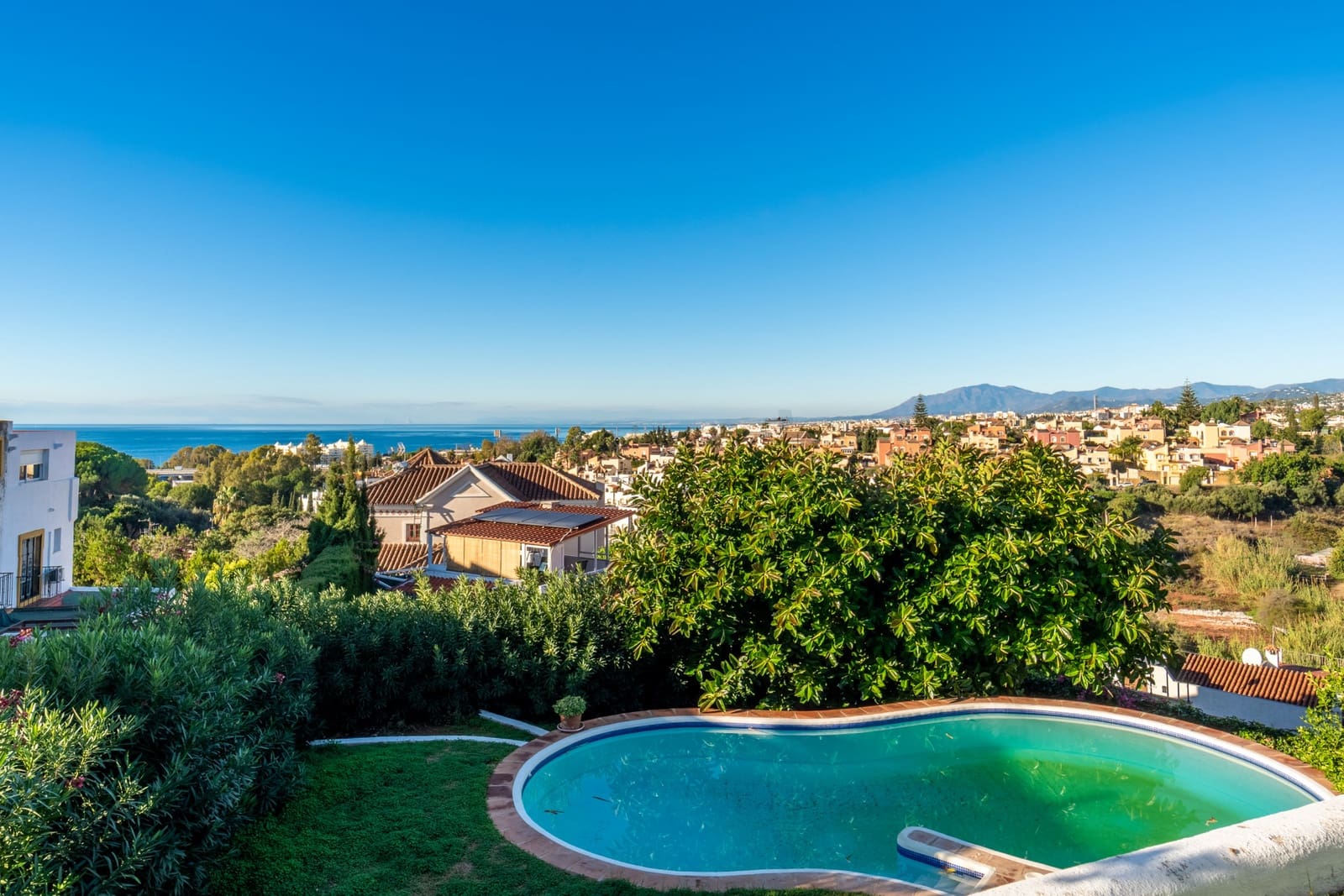 6 Zimmer Villa zu vermieten in Marbella mit Pool Garage - 6.800 € (Ref: 9339180)