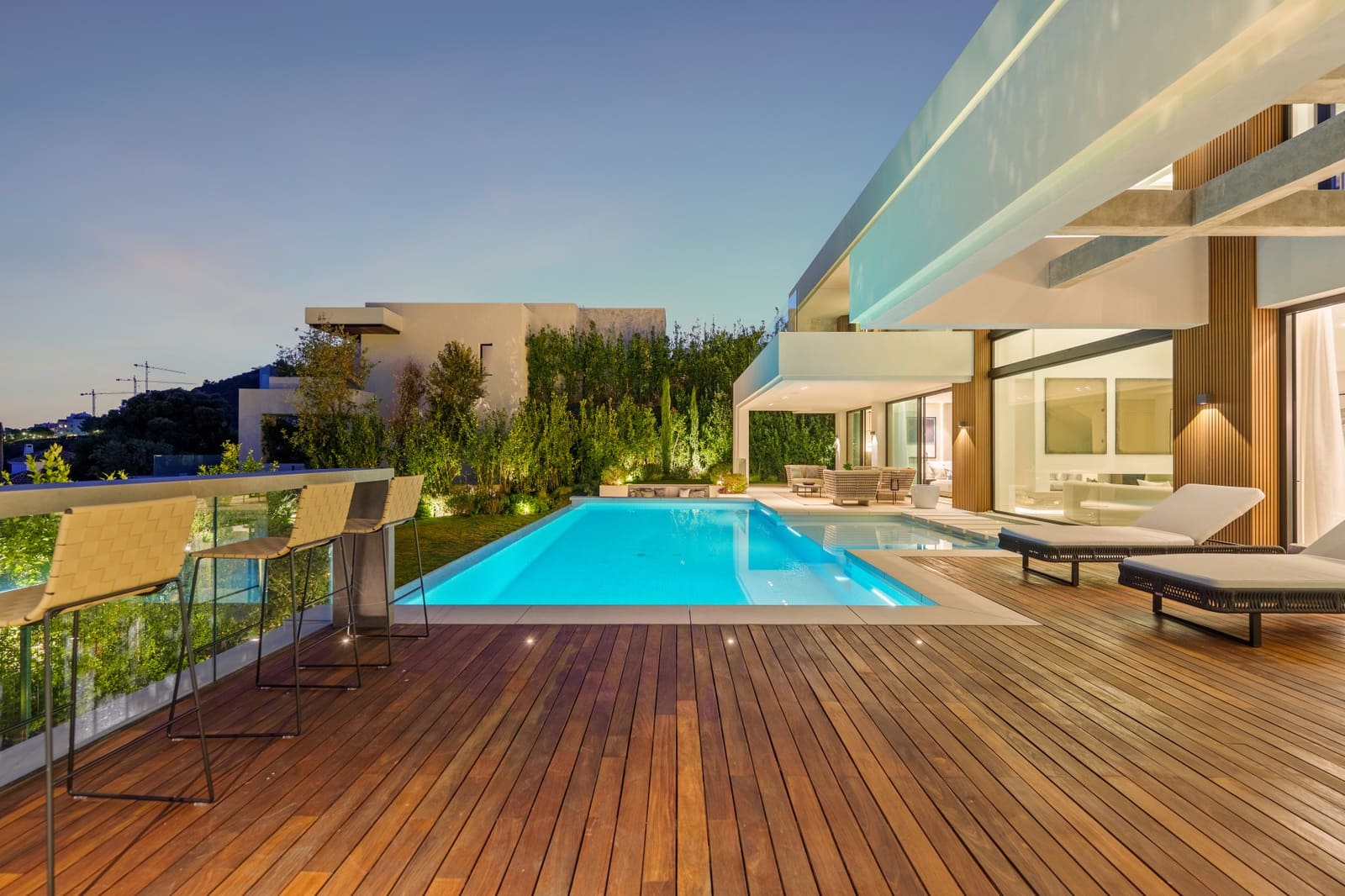 6 bedroom Villa for sale in Benahavis with pool garage - € 7,450,000 (Ref: 9347101)