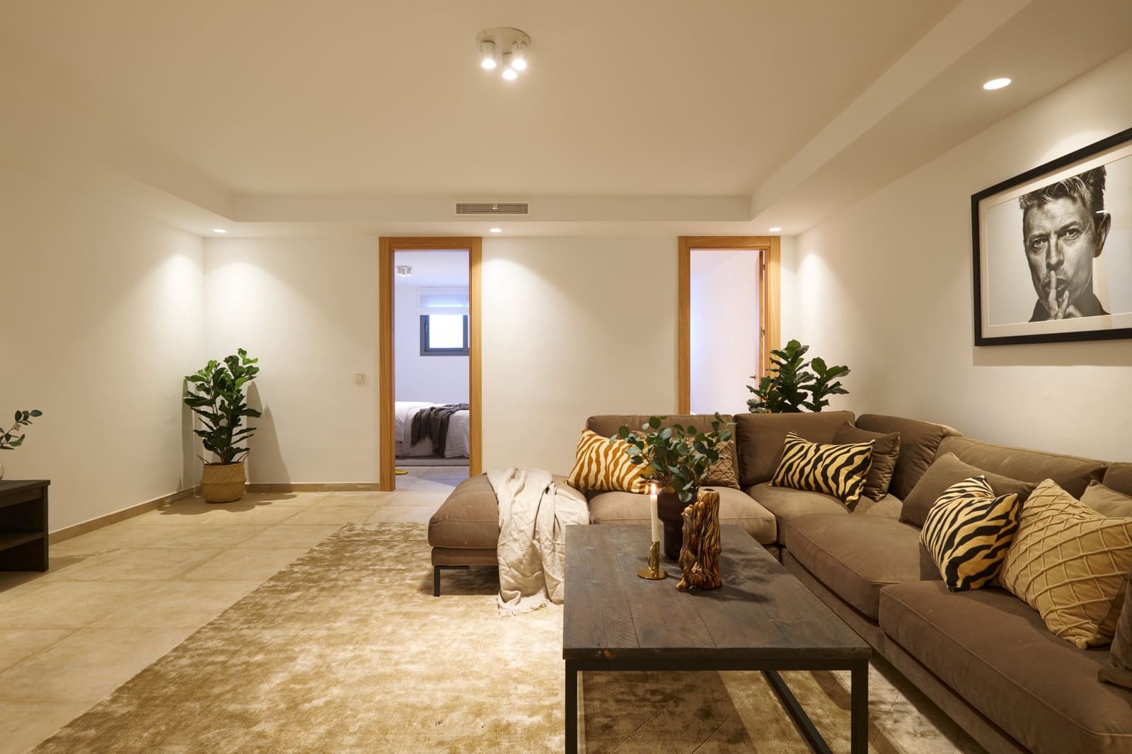 6 bedroom Villa for sale in Estepona with pool garage - € 1,875,000 (Ref: 9347102)