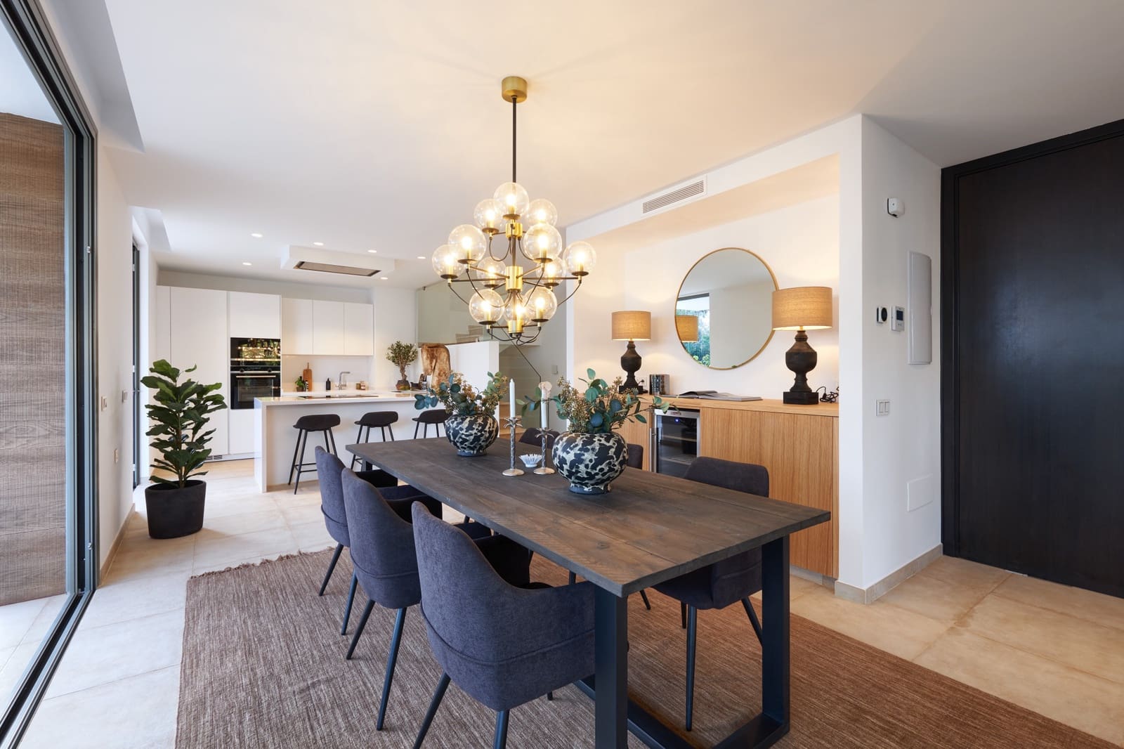 6 bedroom Villa for sale in Estepona with pool garage - € 1,875,000 (Ref: 9347102)