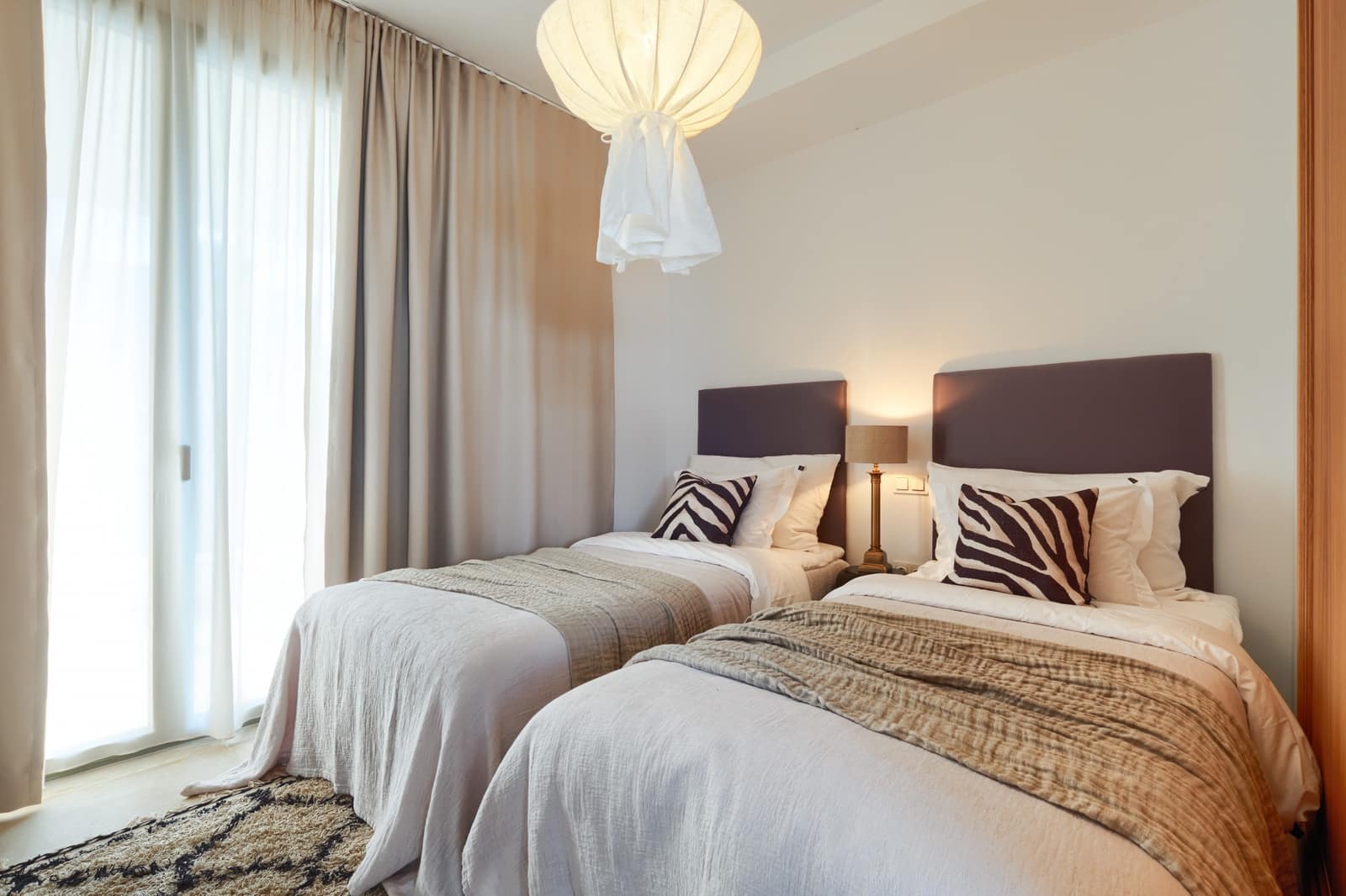 6 bedroom Villa for sale in Estepona with pool garage - € 1,875,000 (Ref: 9347102)