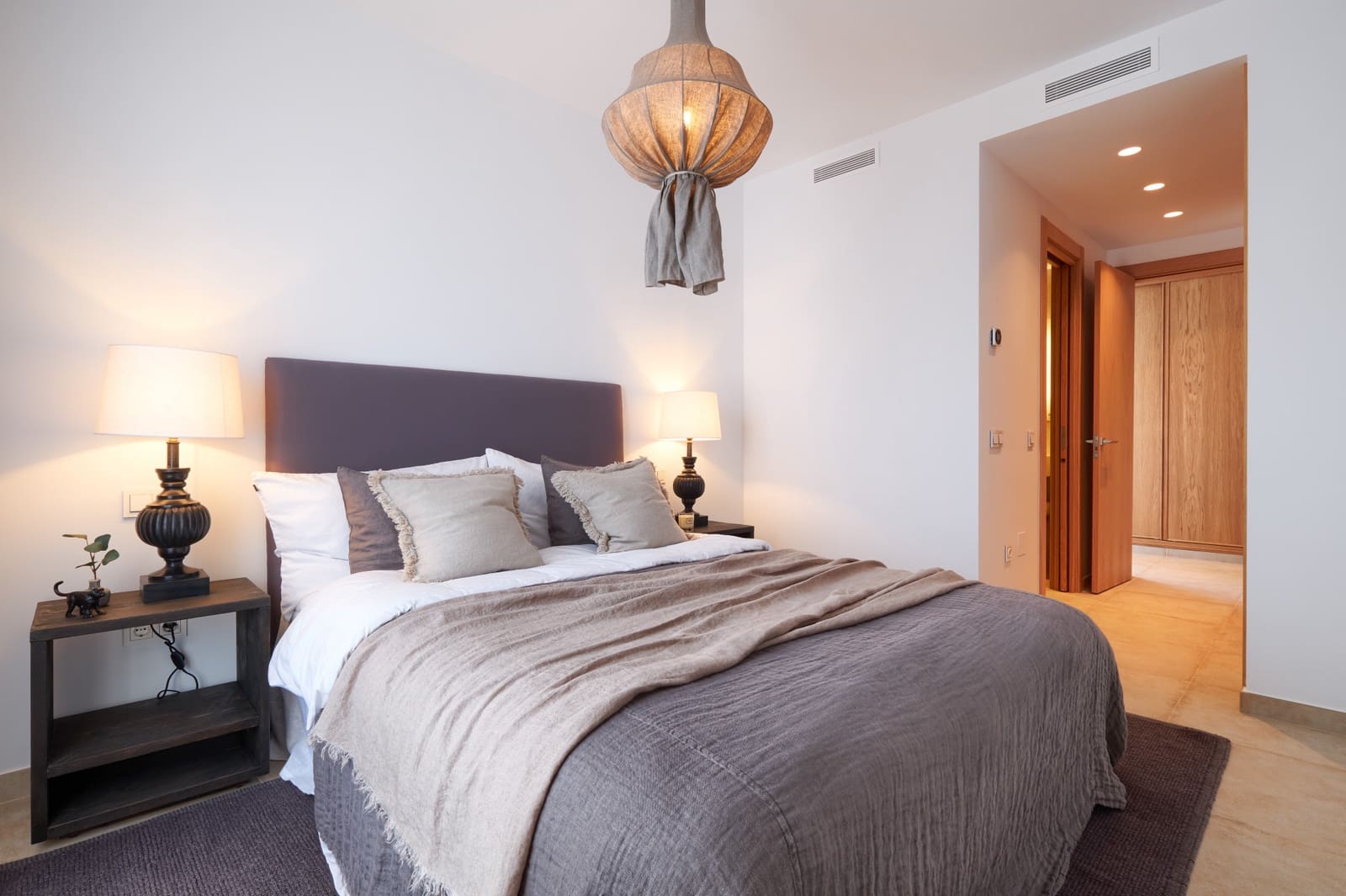 6 bedroom Villa for sale in Estepona with pool garage - € 1,875,000 (Ref: 9347102)