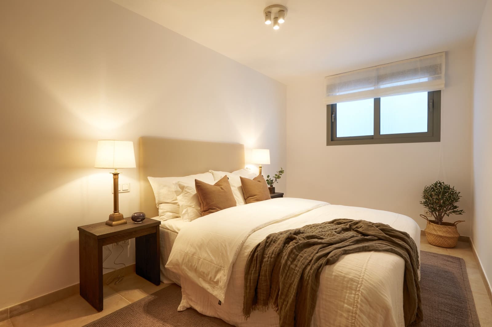 6 bedroom Villa for sale in Estepona with pool garage - € 1,875,000 (Ref: 9347102)